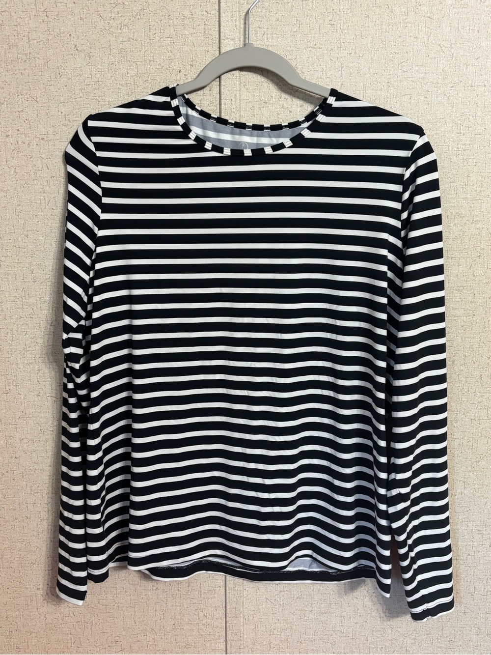 Women’s quick dry long sleeve spring or summer top Lands End L